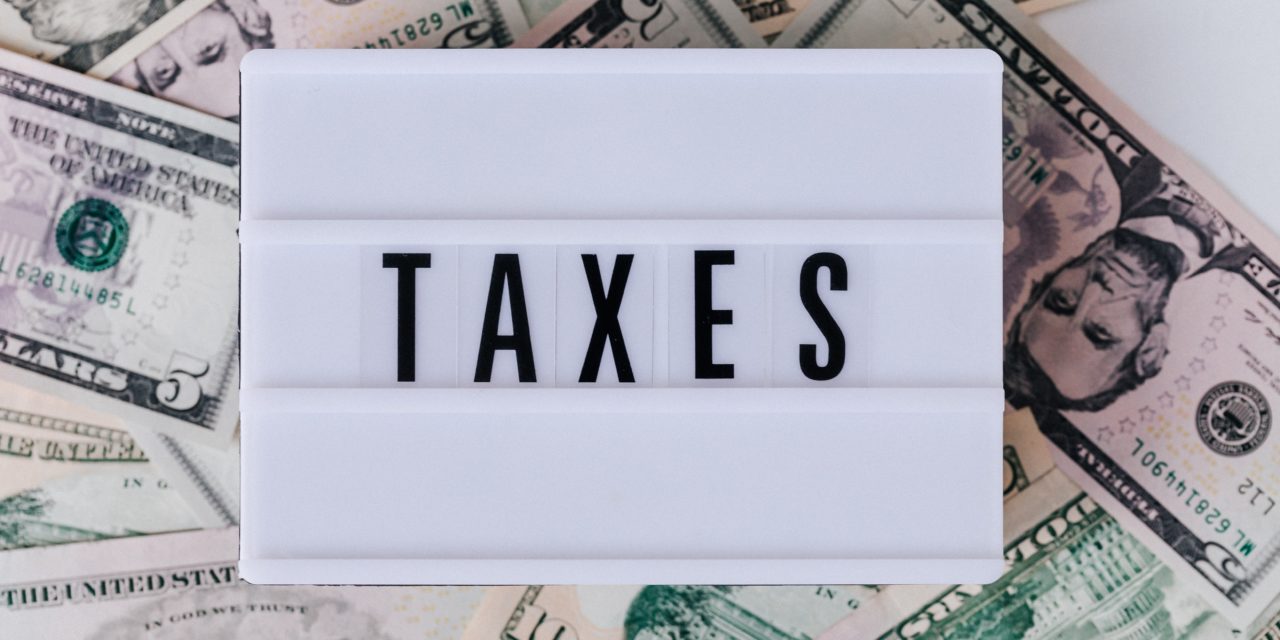 Piqure de rappel : Taxe, redevance(s), quelle différence ? 💰